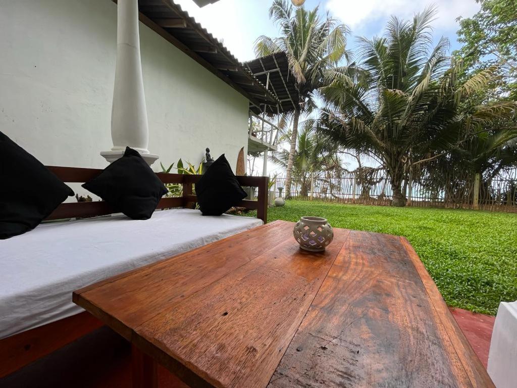 Beach House Kalukatiya - Family Villa, Seaview Room, Garden Room Dickwella Zewnętrze zdjęcie