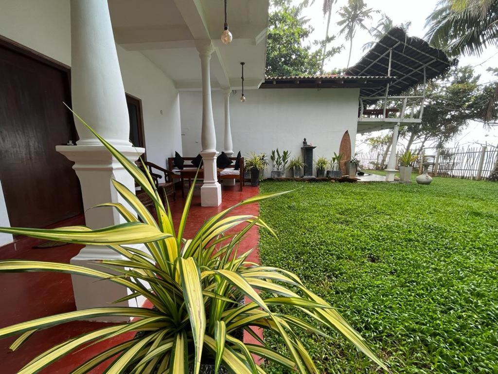 Beach House Kalukatiya - Family Villa, Seaview Room, Garden Room Dickwella Zewnętrze zdjęcie
