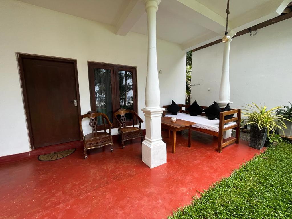 Beach House Kalukatiya - Family Villa, Seaview Room, Garden Room Dickwella Zewnętrze zdjęcie