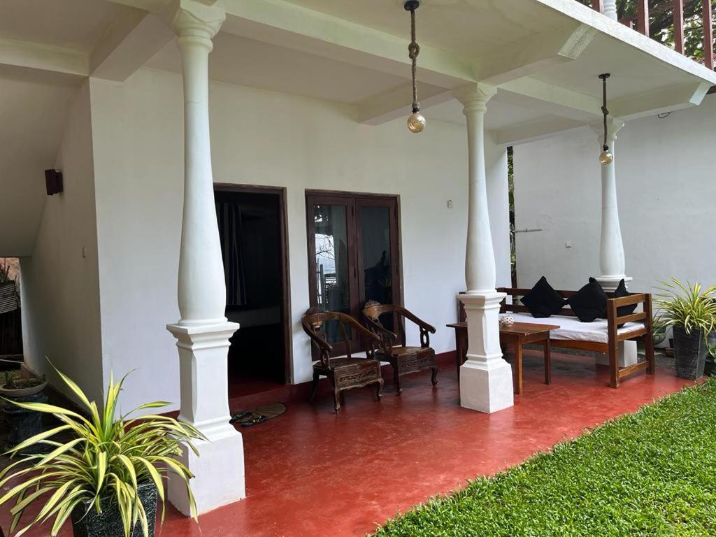 Beach House Kalukatiya - Family Villa, Seaview Room, Garden Room Dickwella Zewnętrze zdjęcie