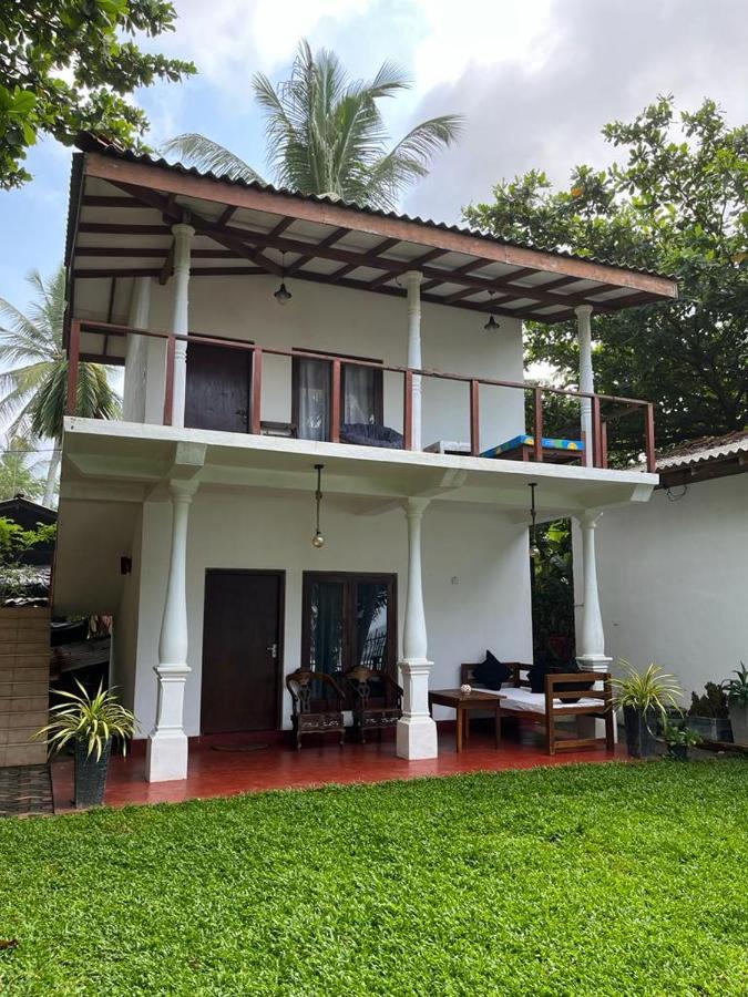 Beach House Kalukatiya - Family Villa, Seaview Room, Garden Room Dickwella Zewnętrze zdjęcie